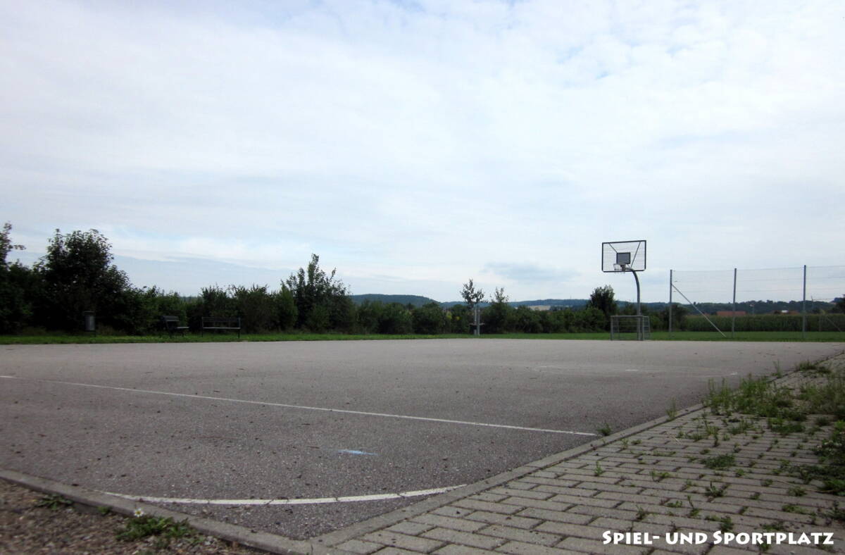 Spiel- und Sportplatz 2